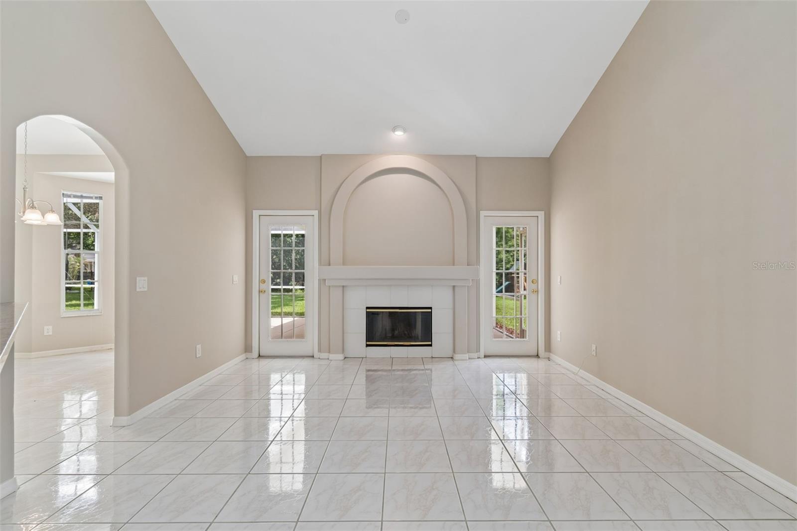 TAMPA PALMS - Residential