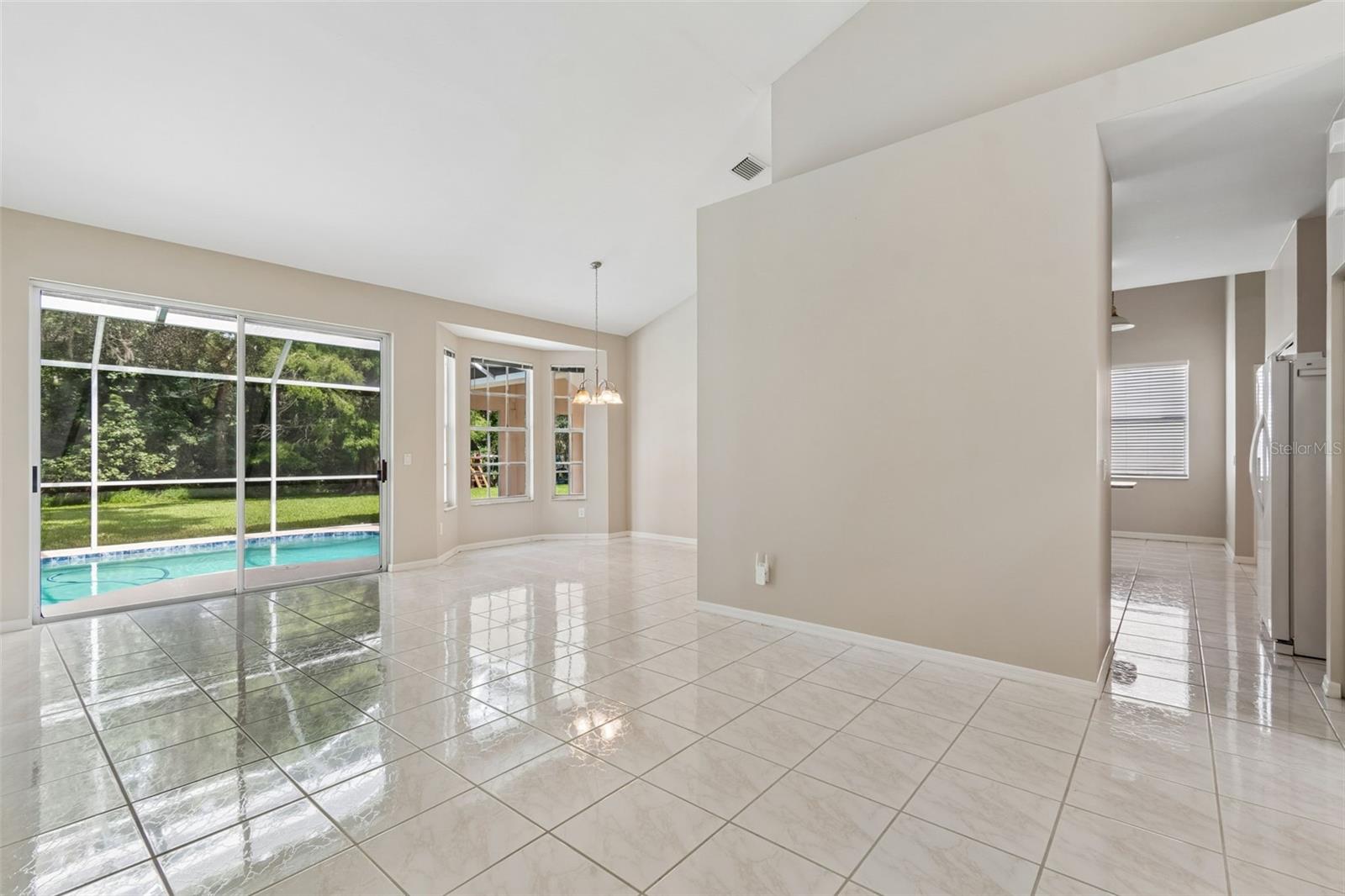 TAMPA PALMS - Residential