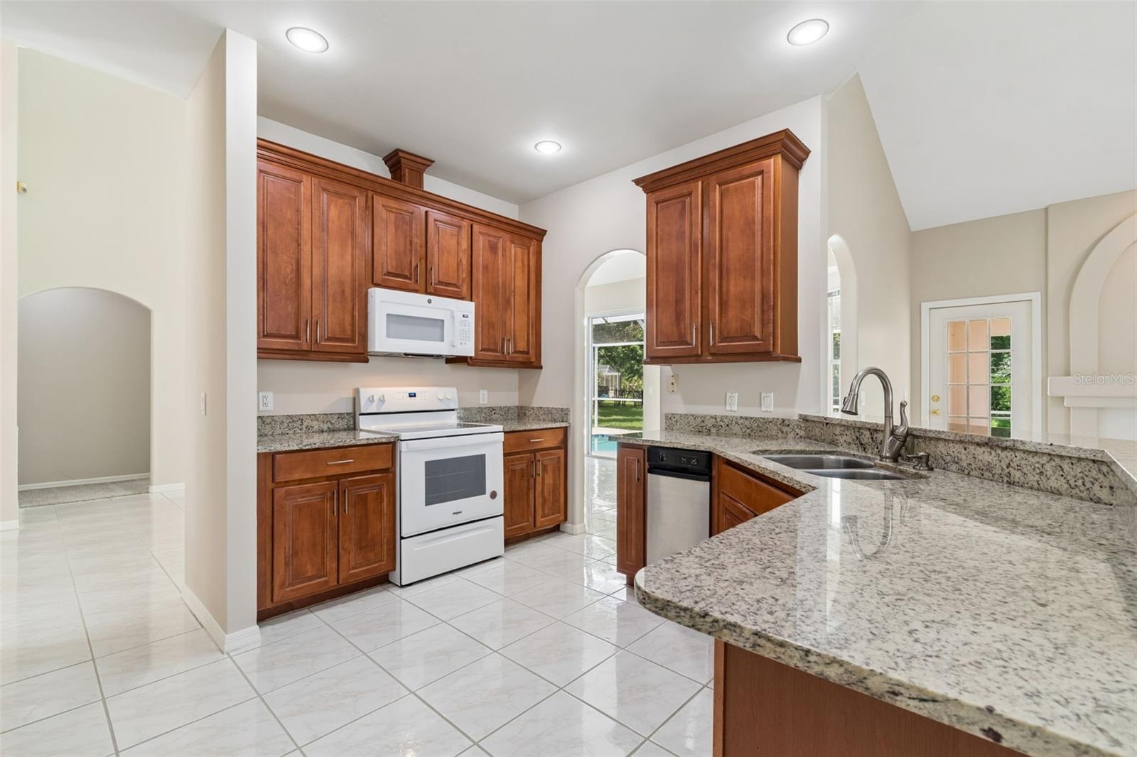 TAMPA PALMS - Residential