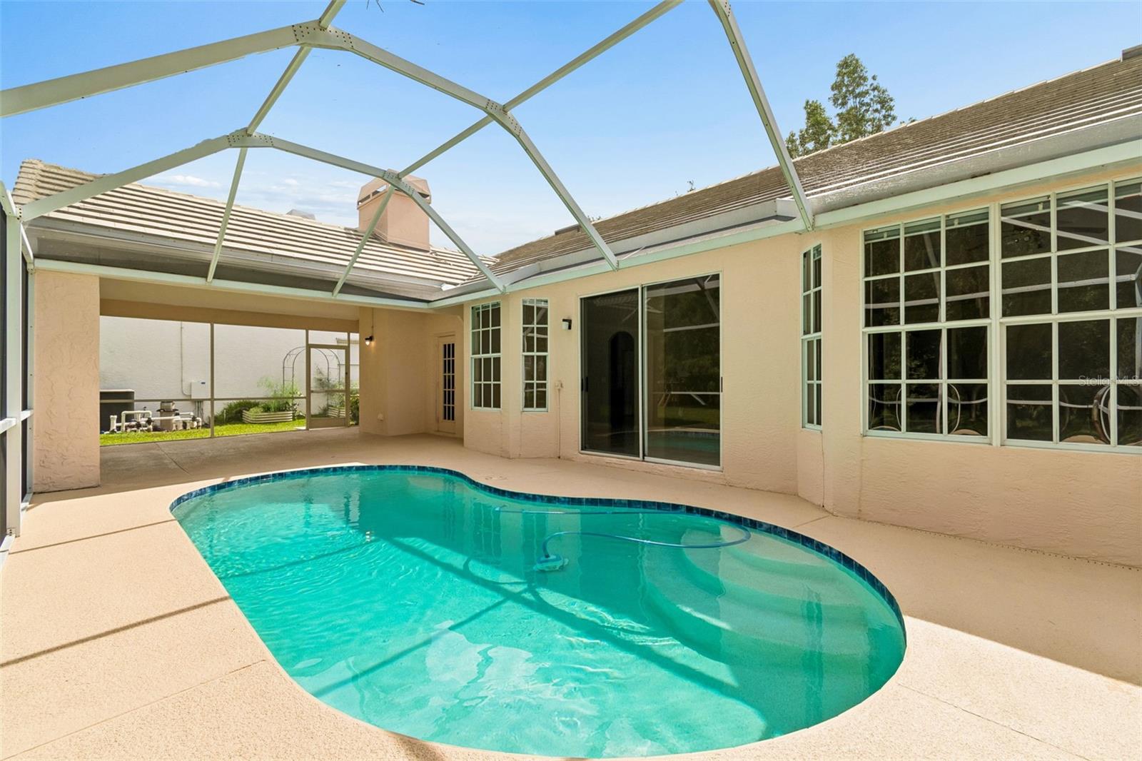 TAMPA PALMS - Residential