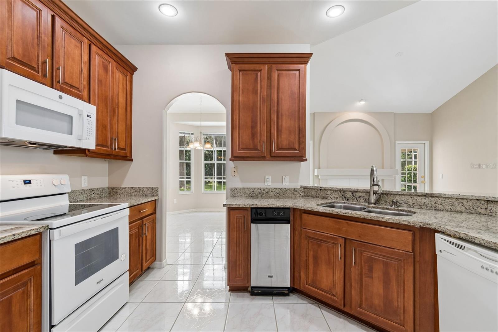 TAMPA PALMS - Residential