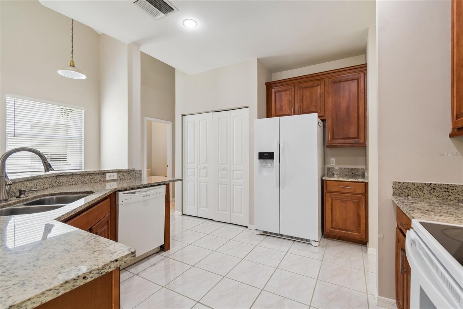 TAMPA PALMS - Residential