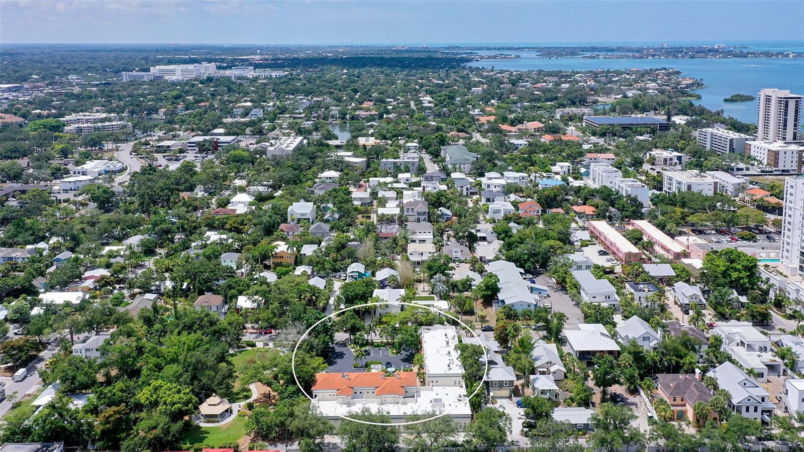 THE VILLAS ON LAUREL - Residential