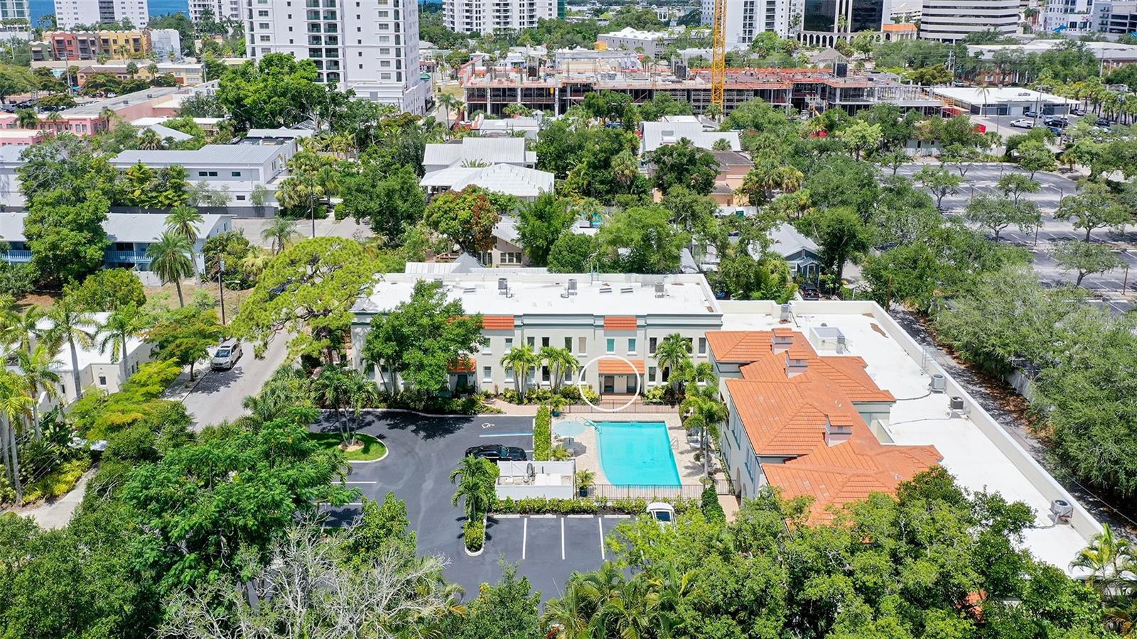THE VILLAS ON LAUREL - Residential