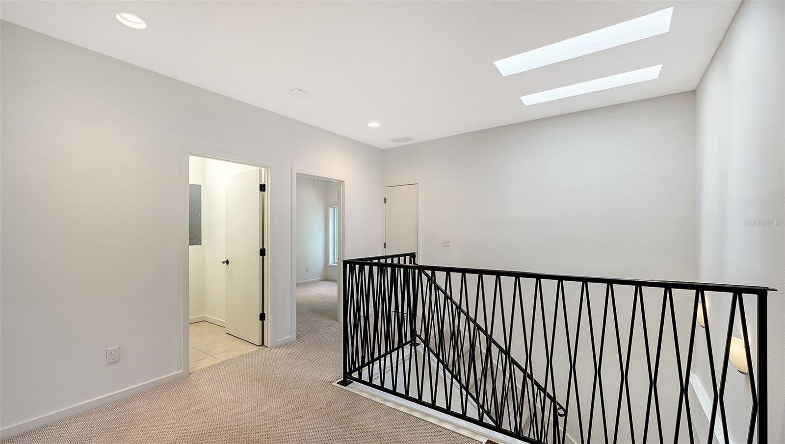 THE VILLAS ON LAUREL - Residential