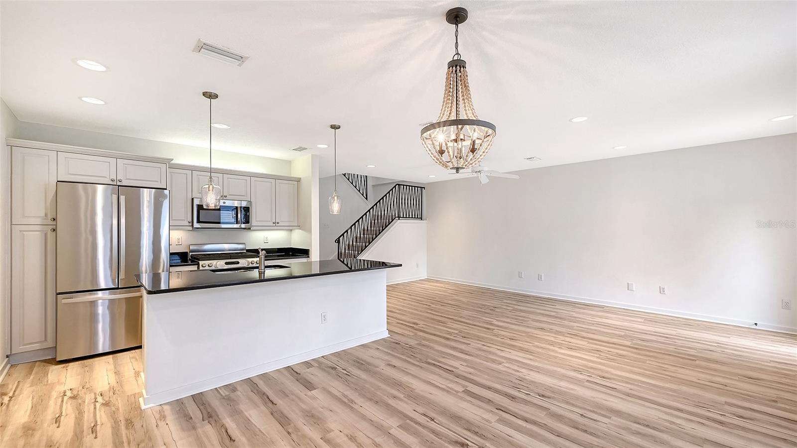 THE VILLAS ON LAUREL - Residential
