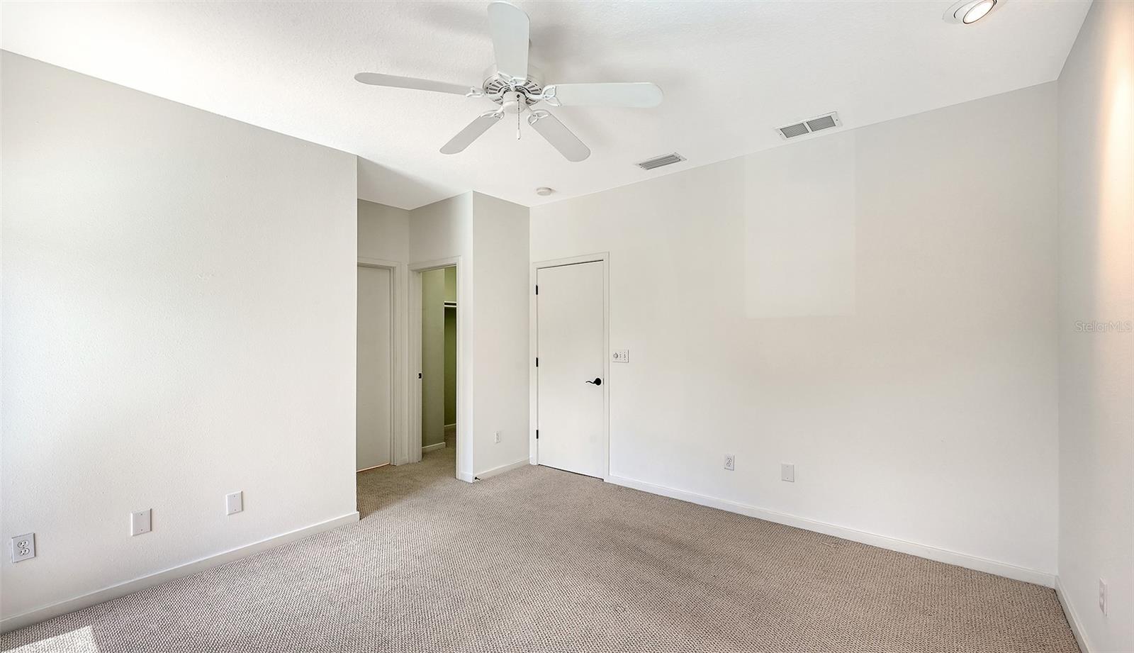 THE VILLAS ON LAUREL - Residential