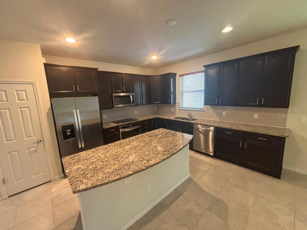 LAKESHORE AT NARCOOSSEE PH 4 - Residential Lease