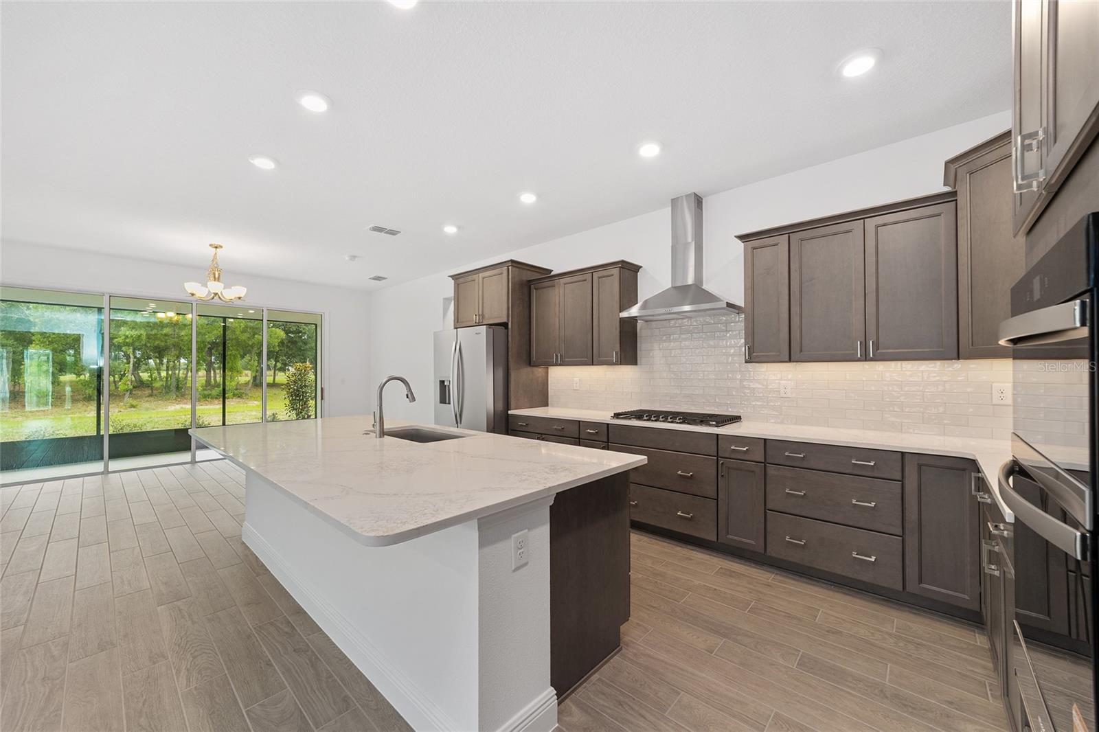 ON TOP OF THE WORLD - Residential