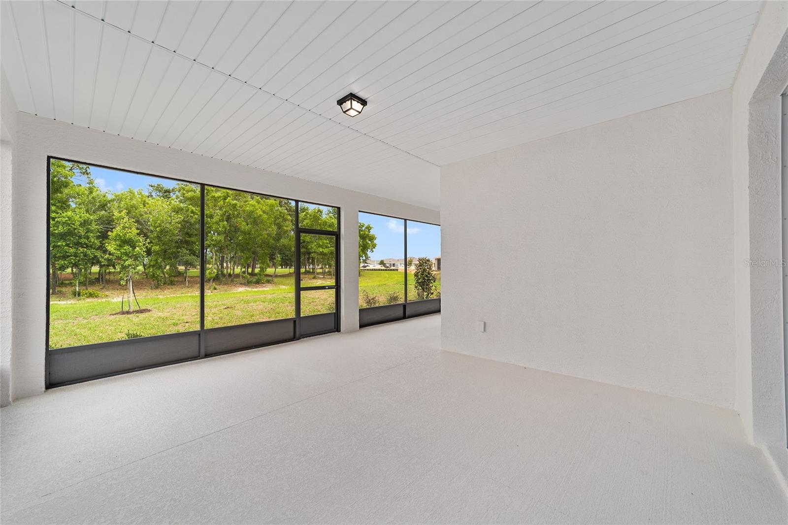 ON TOP OF THE WORLD - Residential