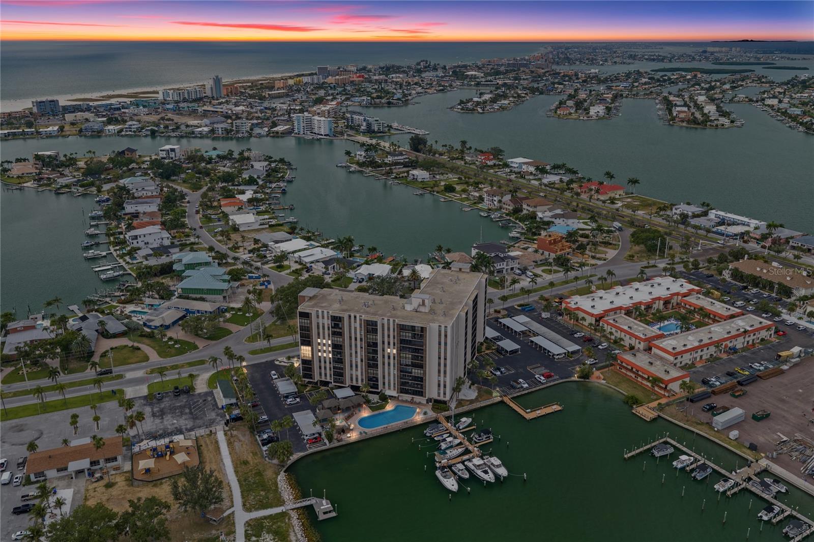 PARADISE ISLAND TOWERS CONDO - Residential