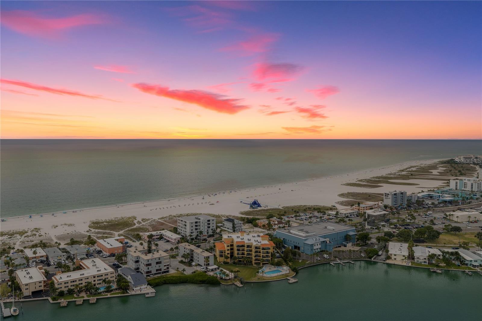 PARADISE ISLAND TOWERS CONDO - Residential