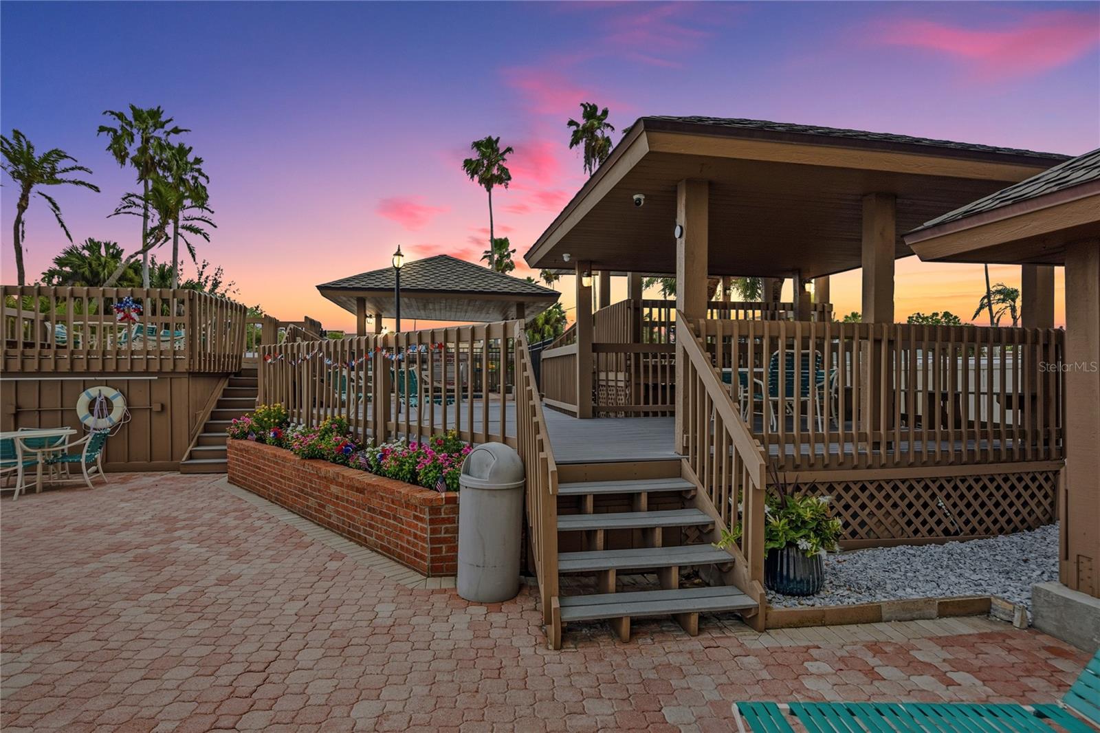 PARADISE ISLAND TOWERS CONDO - Residential