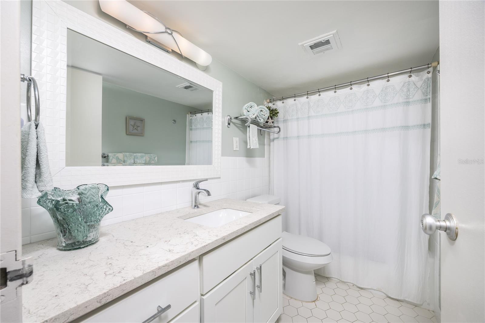 PARADISE ISLAND TOWERS CONDO - Residential