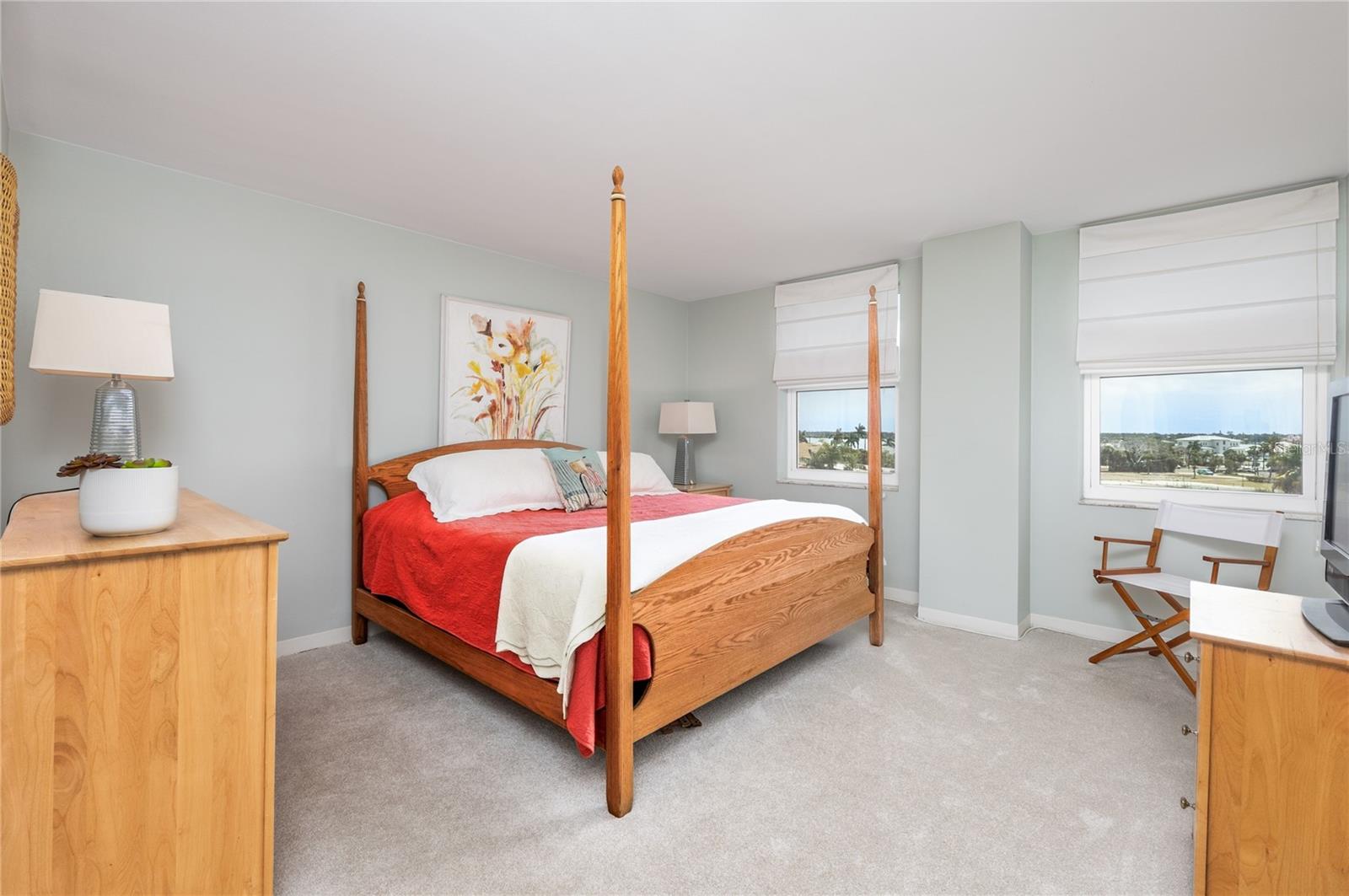 PARADISE ISLAND TOWERS CONDO - Residential