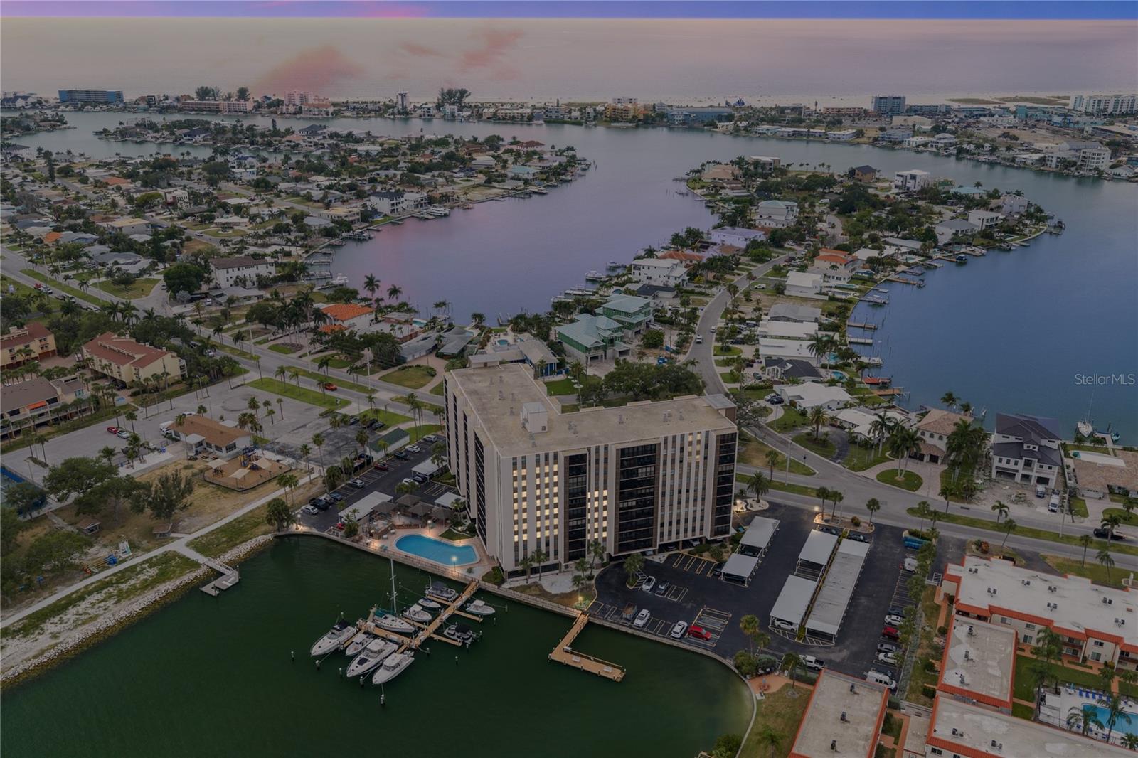 PARADISE ISLAND TOWERS CONDO - Residential