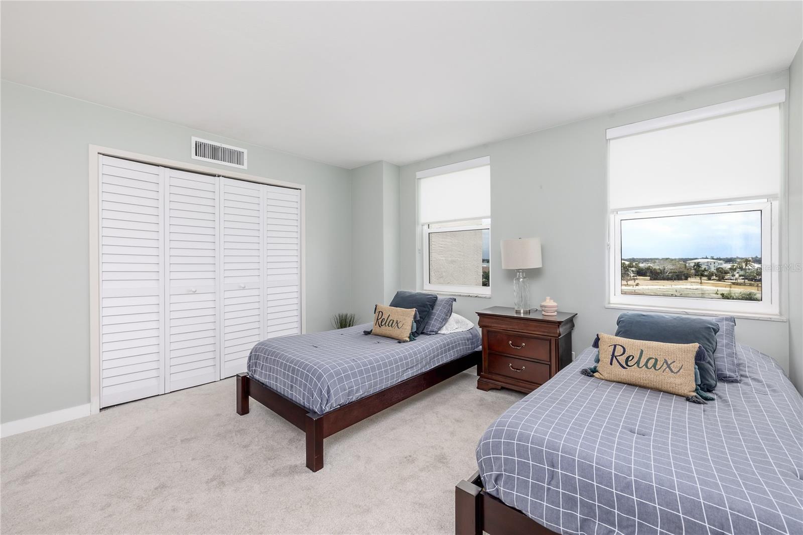 PARADISE ISLAND TOWERS CONDO - Residential