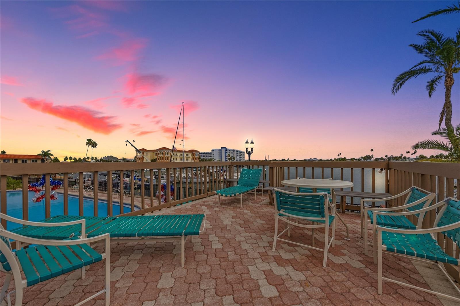 PARADISE ISLAND TOWERS CONDO - Residential