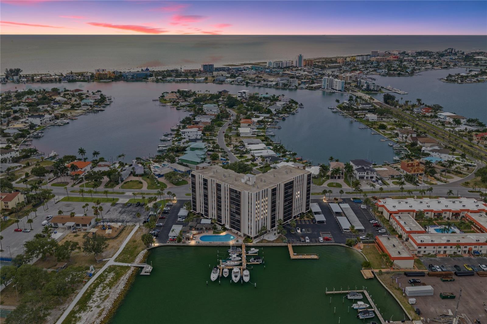 PARADISE ISLAND TOWERS CONDO - Residential