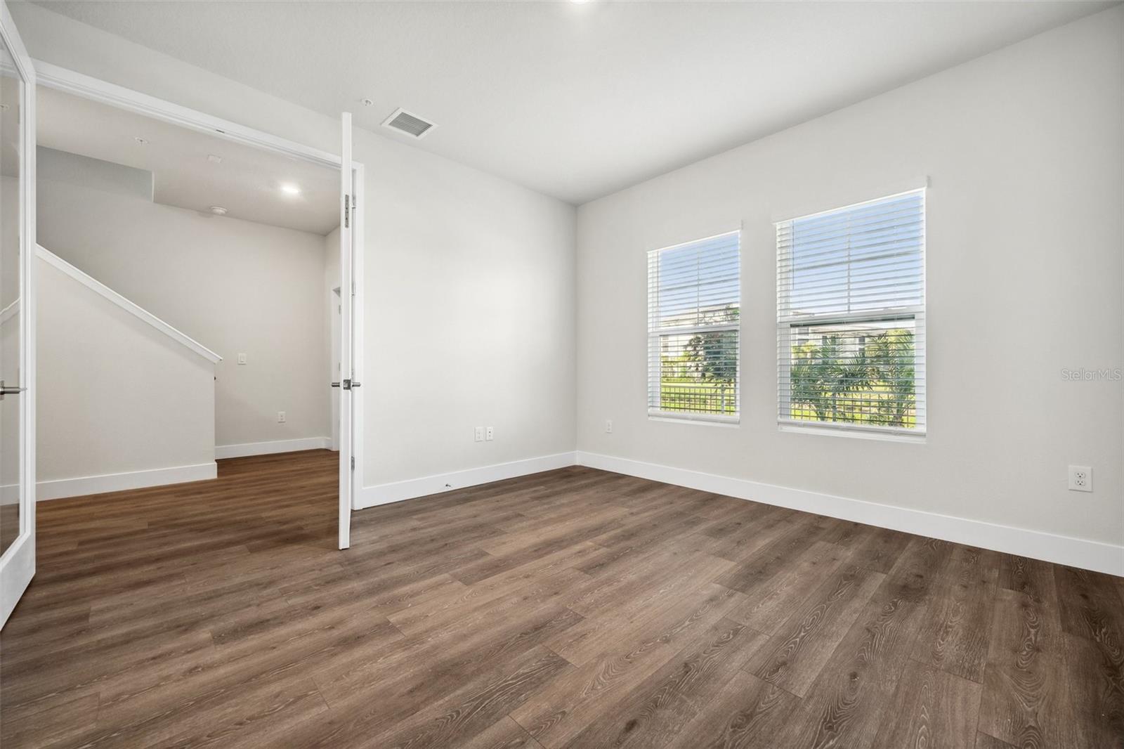EMERALD LANDING AT WATERSIDE - Residential Lease