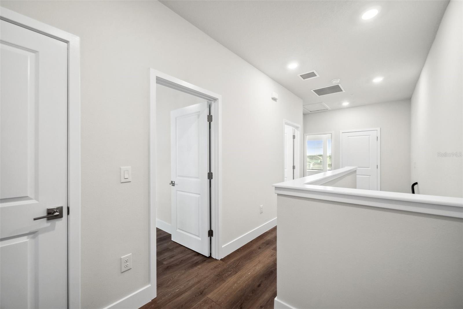 EMERALD LANDING AT WATERSIDE - Residential Lease