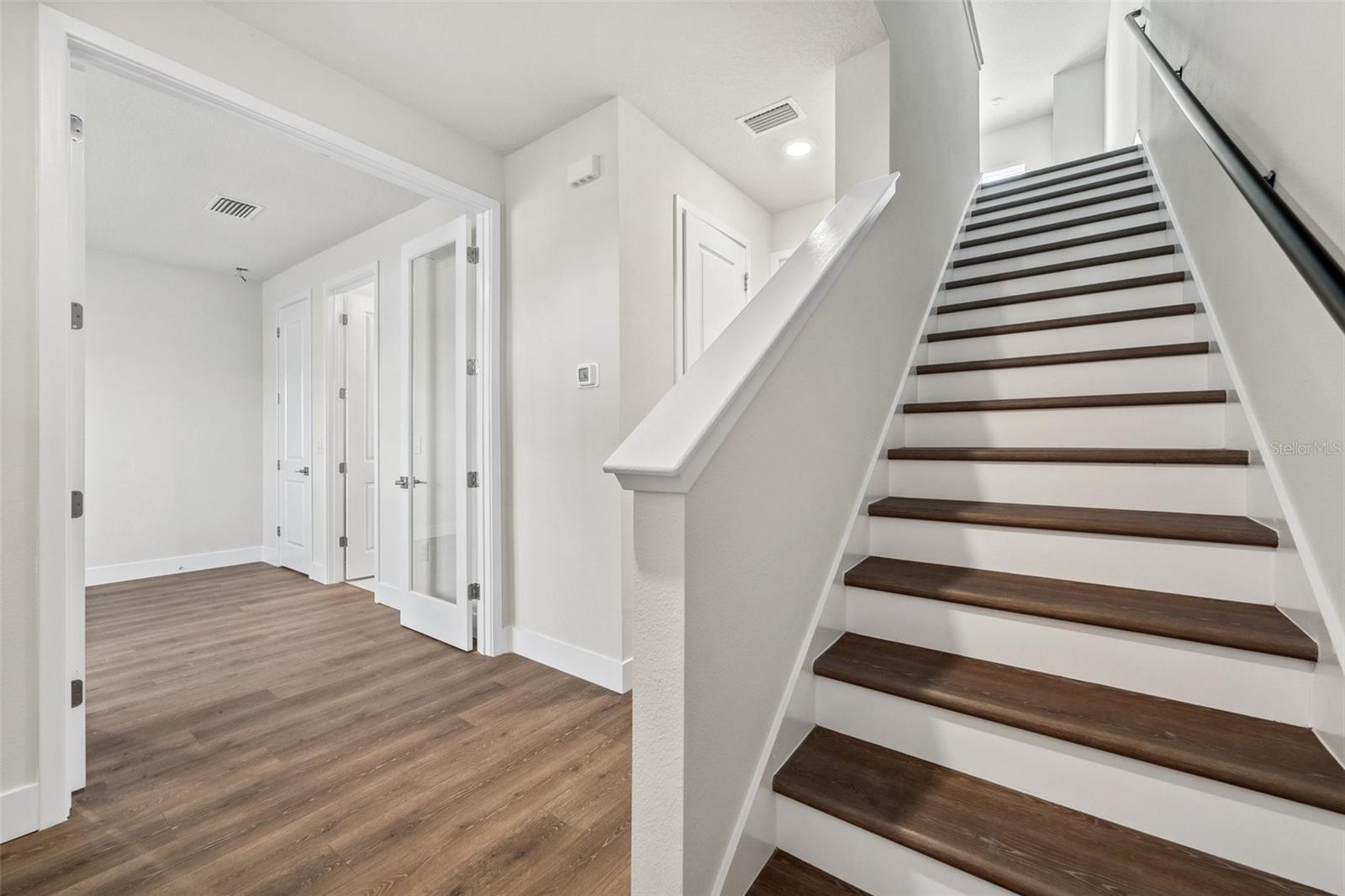 EMERALD LANDING AT WATERSIDE - Residential Lease
