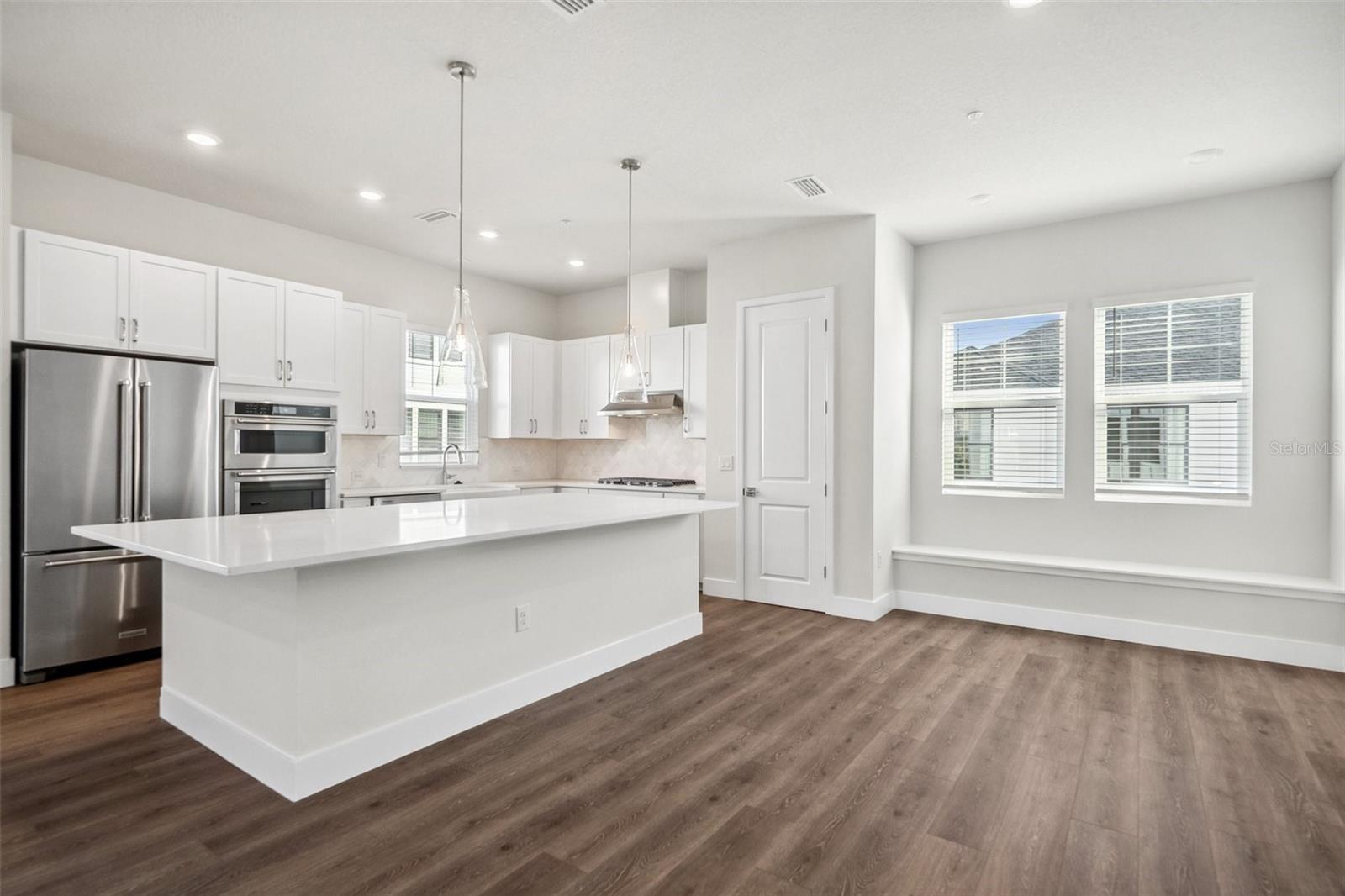 EMERALD LANDING AT WATERSIDE - Residential Lease