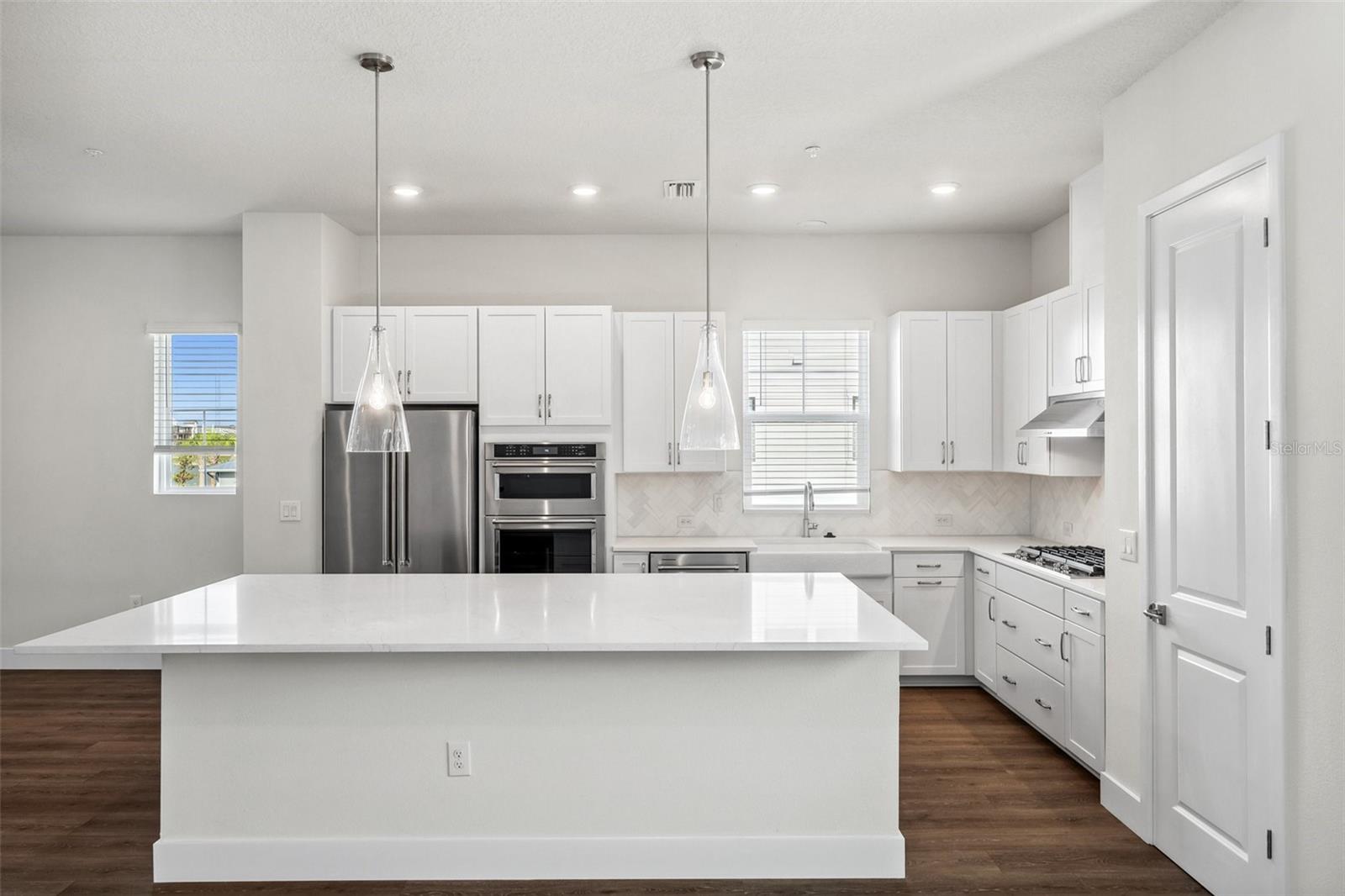 EMERALD LANDING AT WATERSIDE - Residential Lease