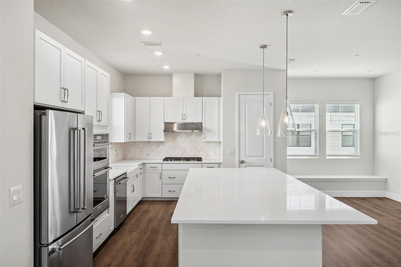 EMERALD LANDING AT WATERSIDE - Residential Lease