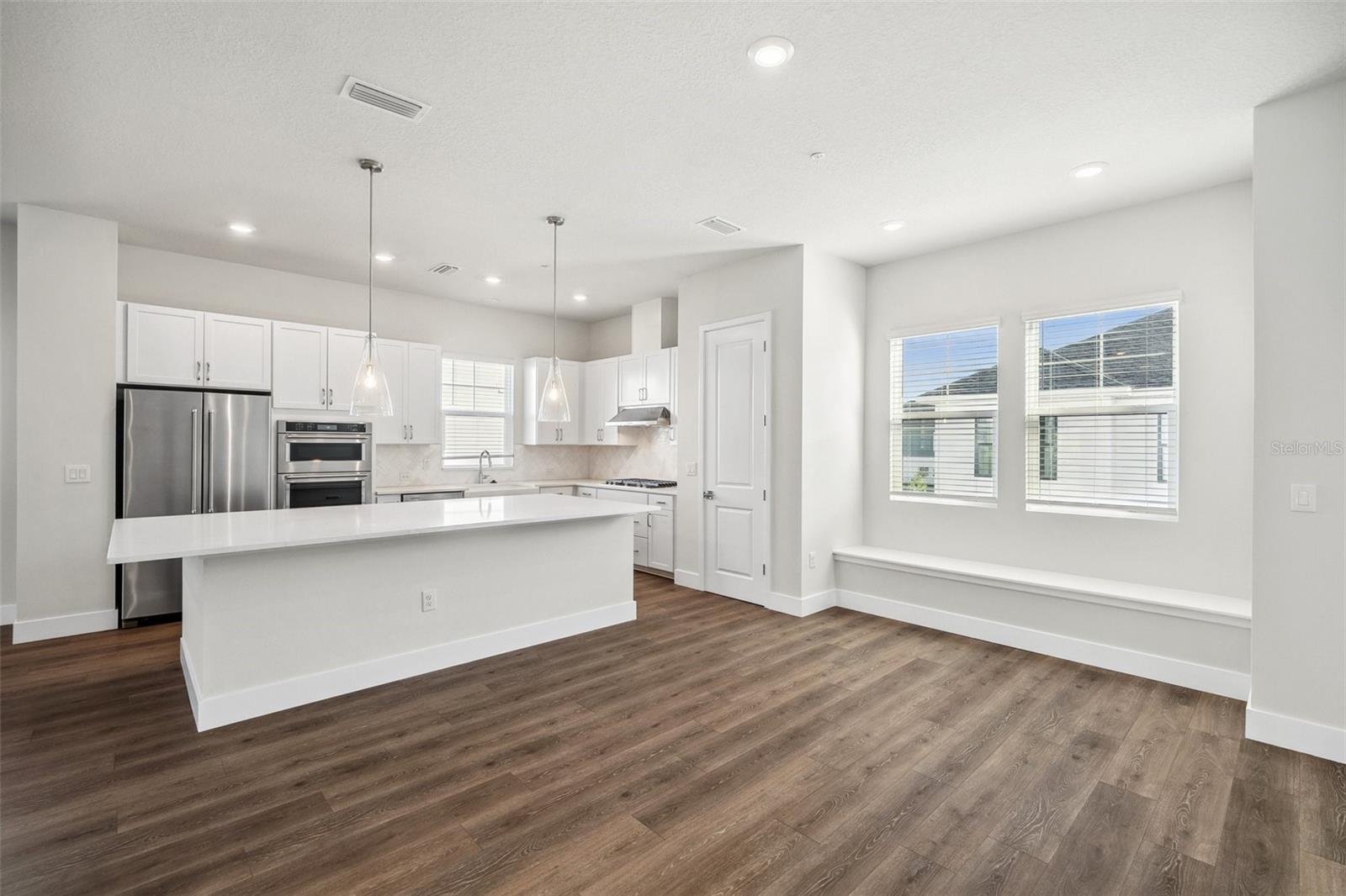 EMERALD LANDING AT WATERSIDE - Residential Lease
