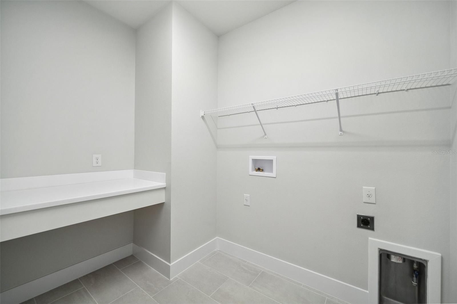 EMERALD LANDING AT WATERSIDE - Residential Lease