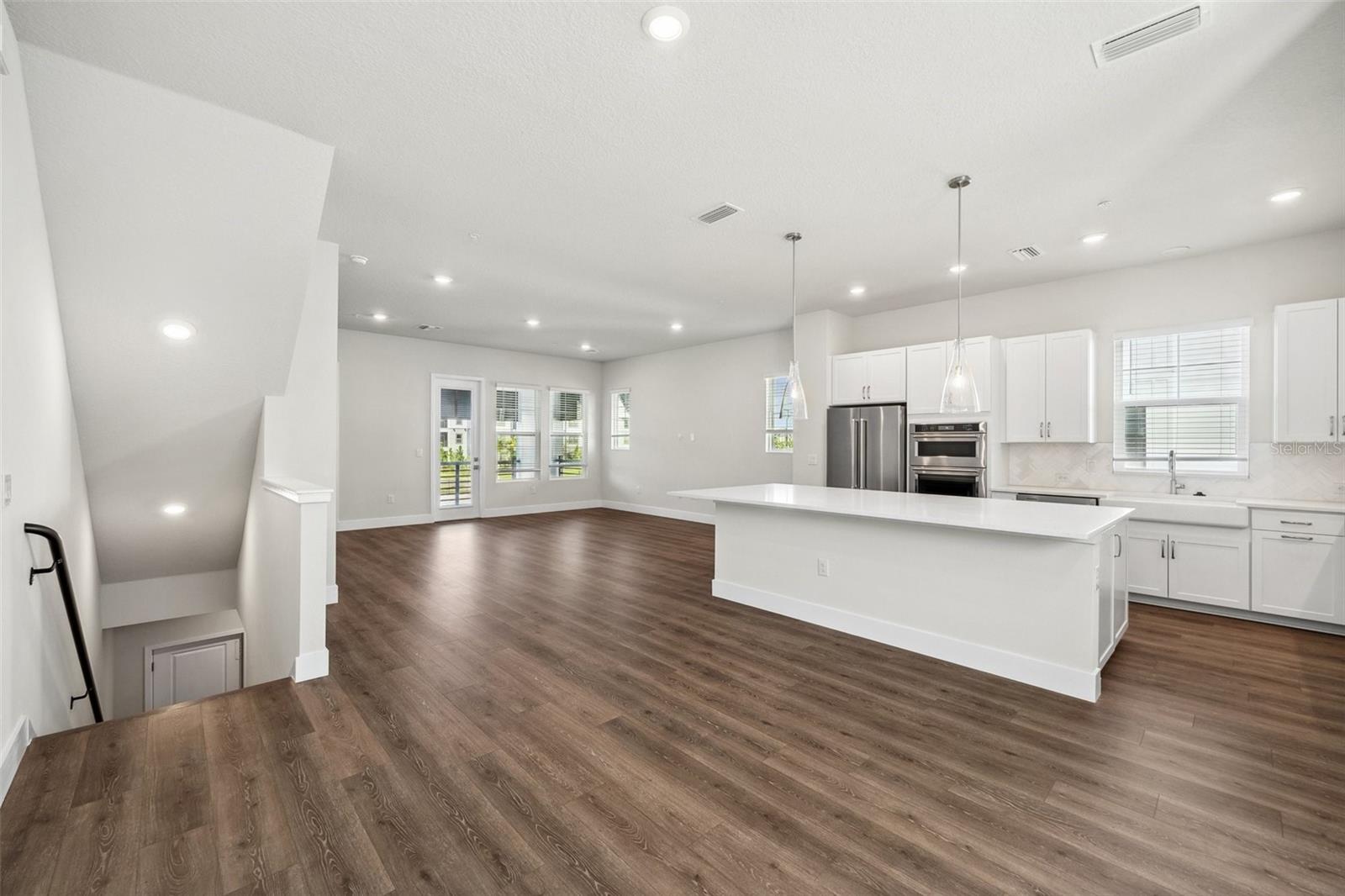EMERALD LANDING AT WATERSIDE - Residential Lease