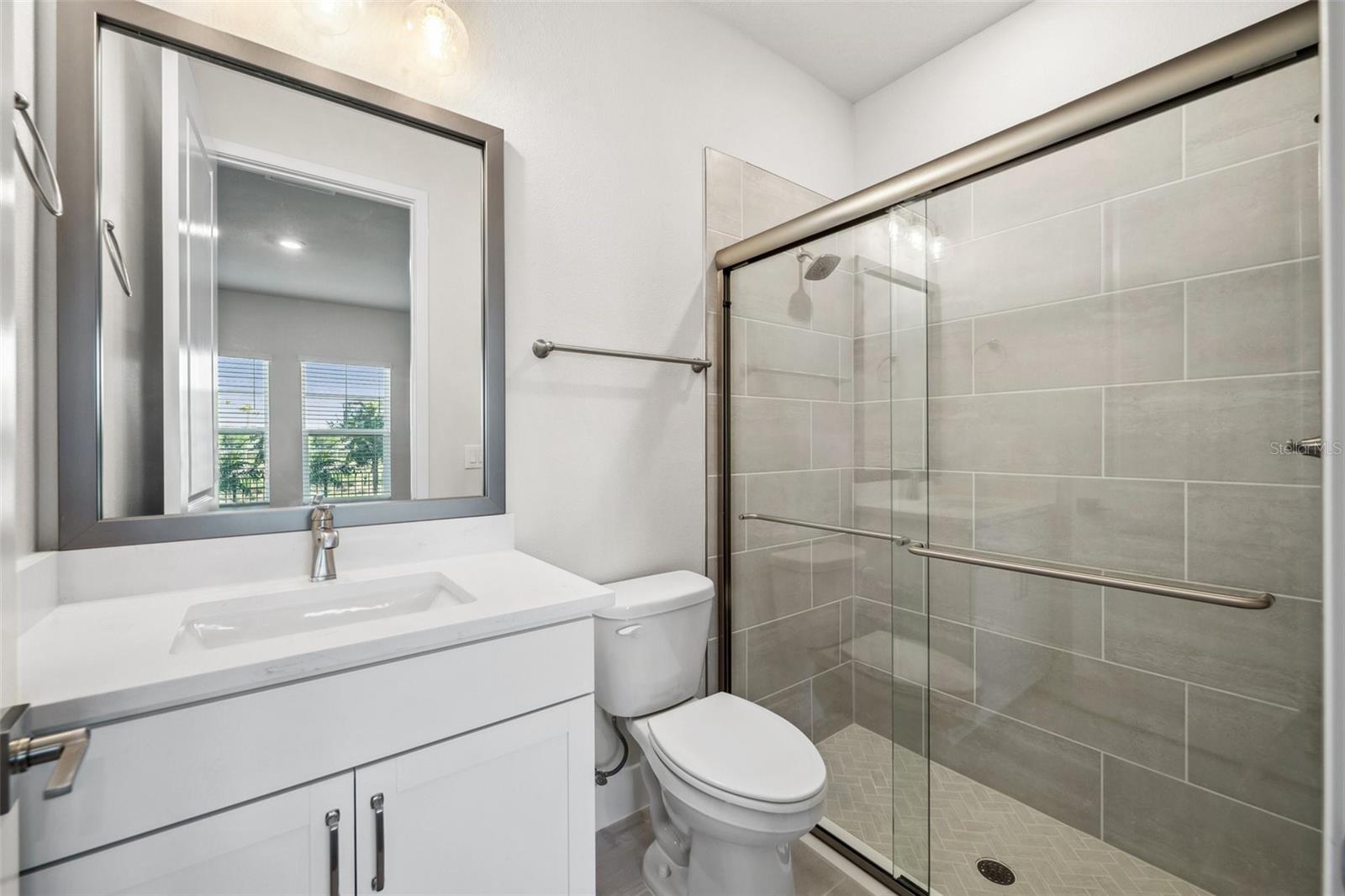 EMERALD LANDING AT WATERSIDE - Residential Lease