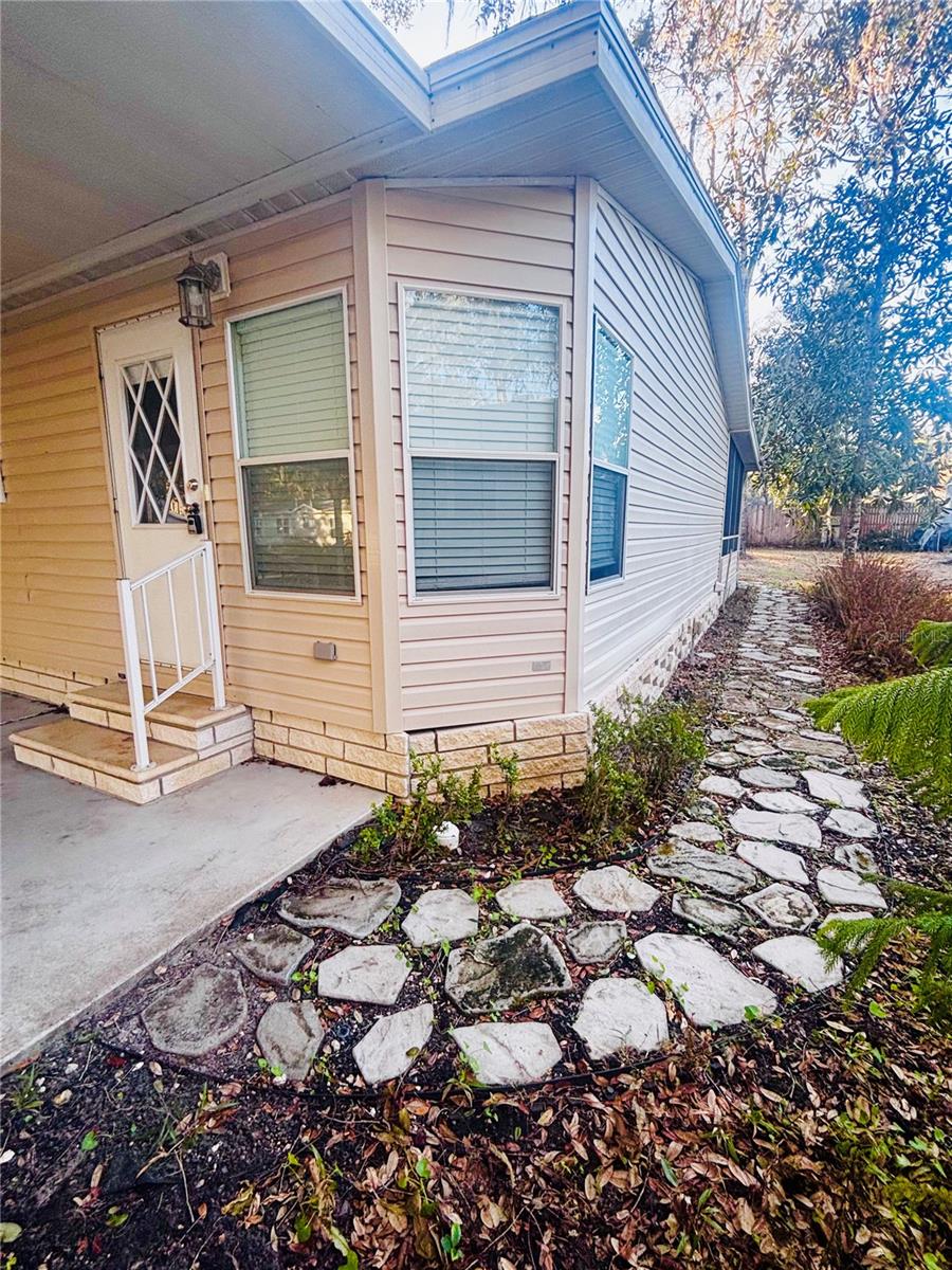 COUNTRYSIDE ESTATES ROC INC - Residential Lease