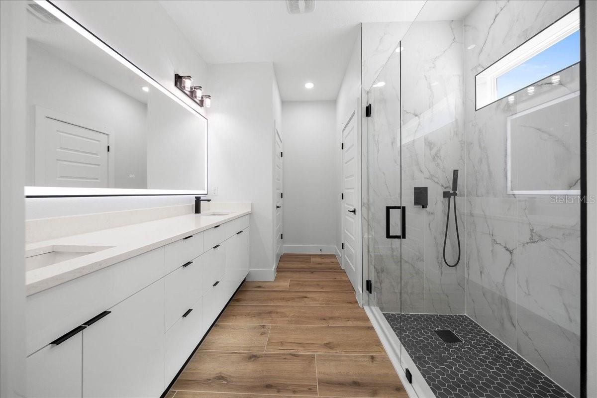 MARION OAKS UN 6 - Residential
