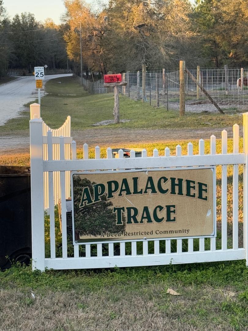 APPALACHEE TRACE - Land