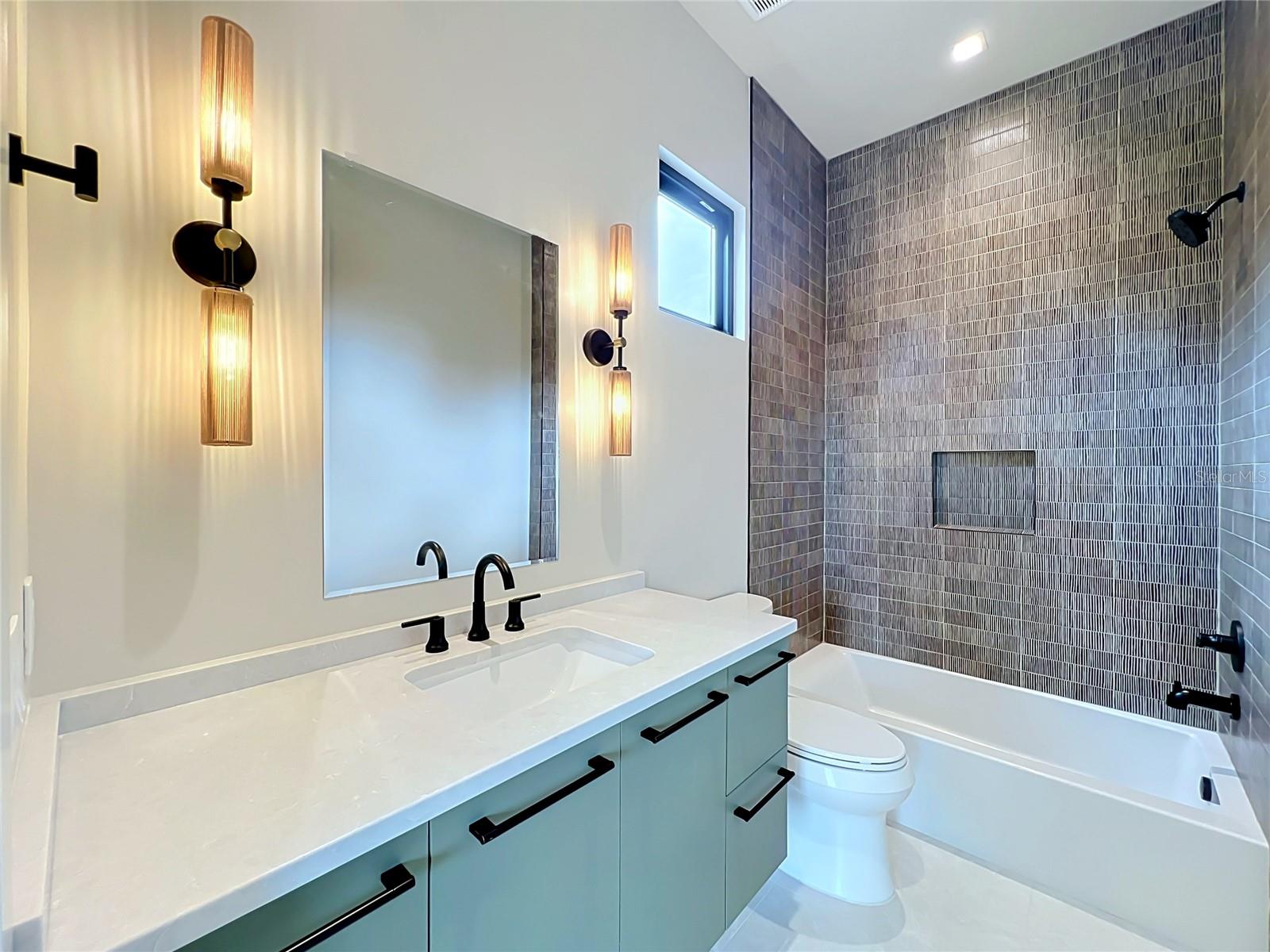 LAKE FOREST PARK - Residential