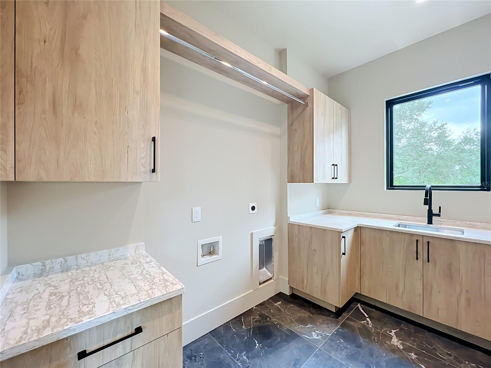 LAKE FOREST PARK - Residential