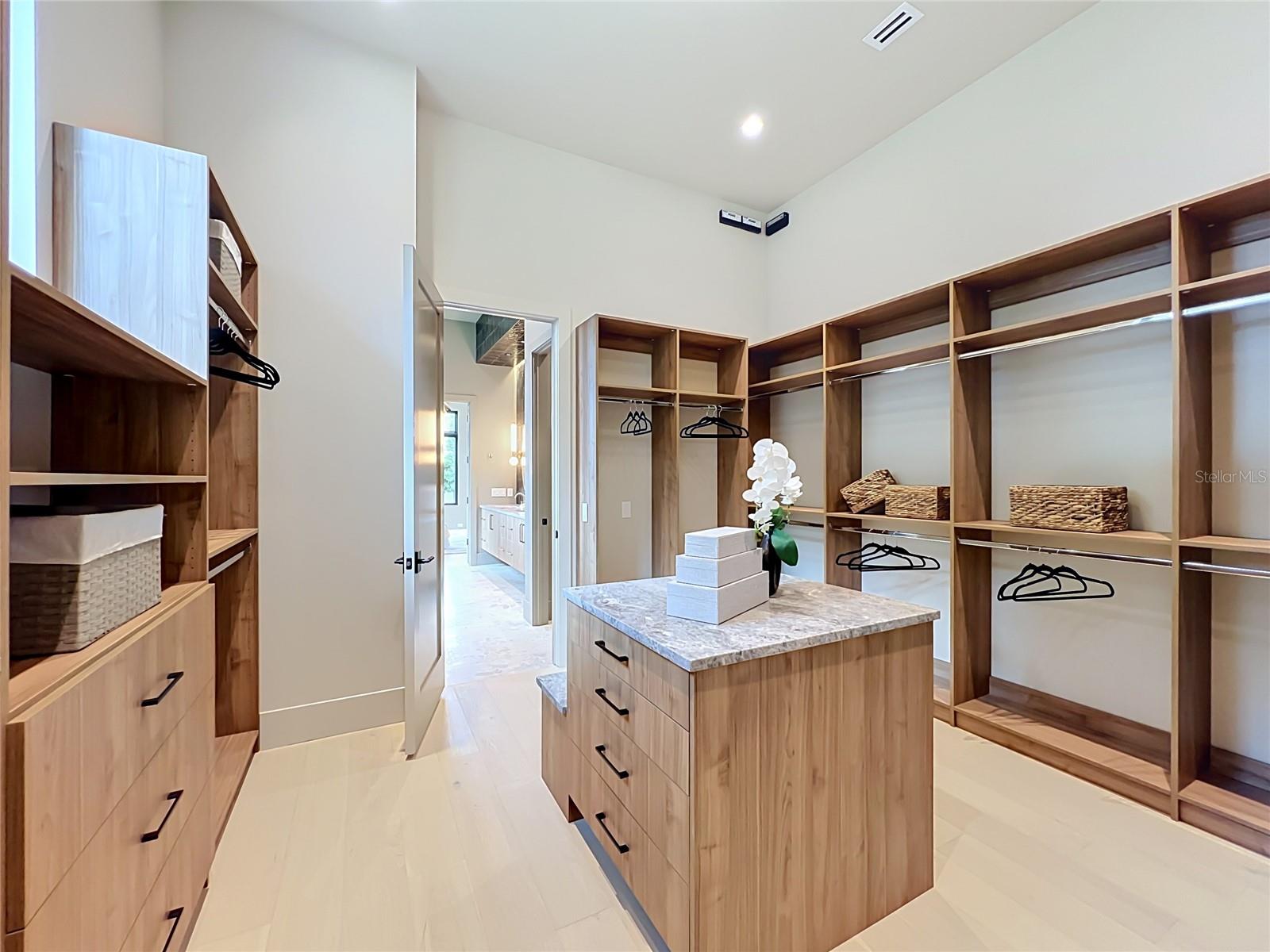 LAKE FOREST PARK - Residential