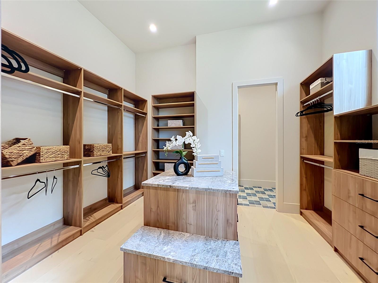 LAKE FOREST PARK - Residential