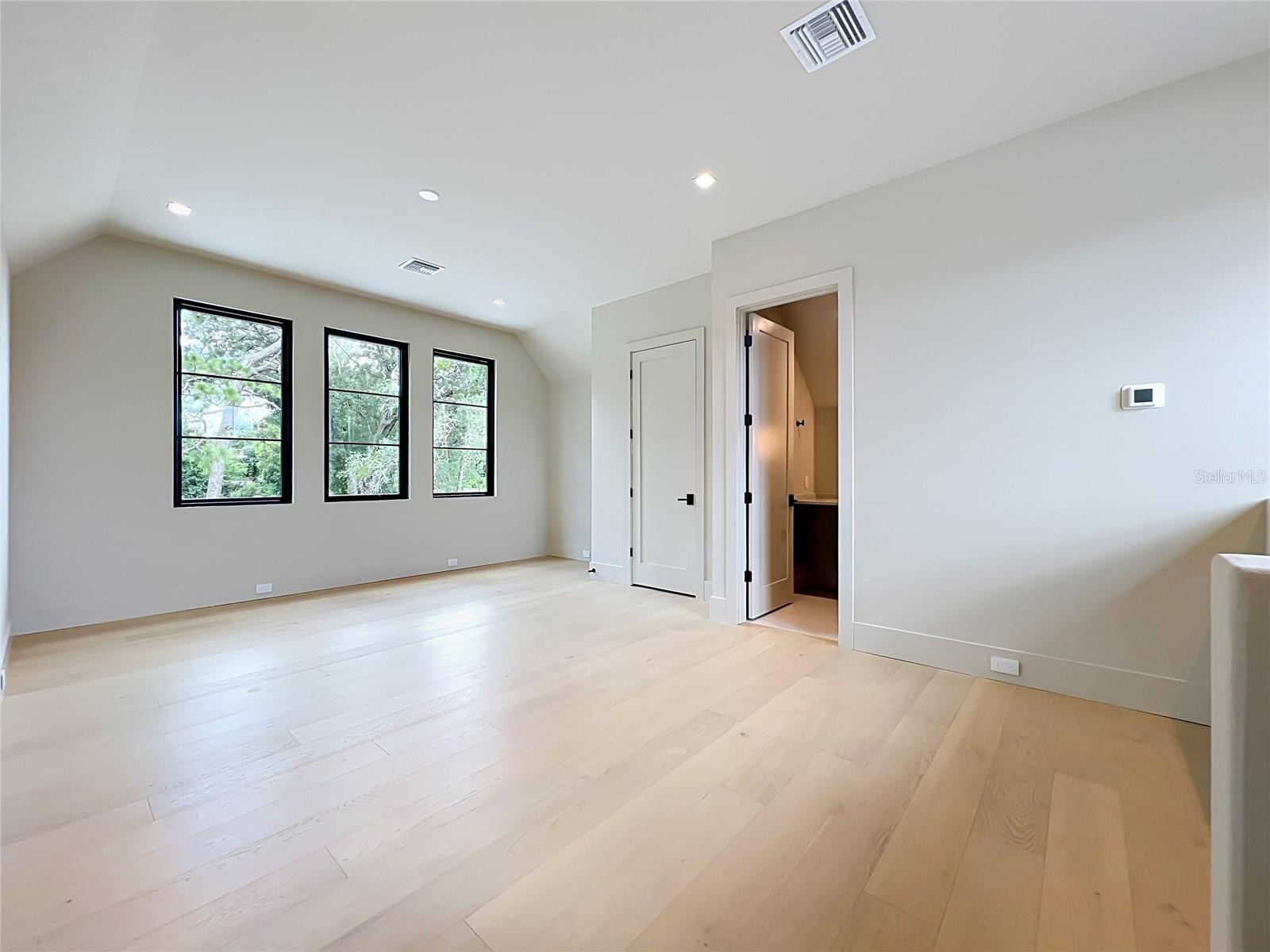 LAKE FOREST PARK - Residential