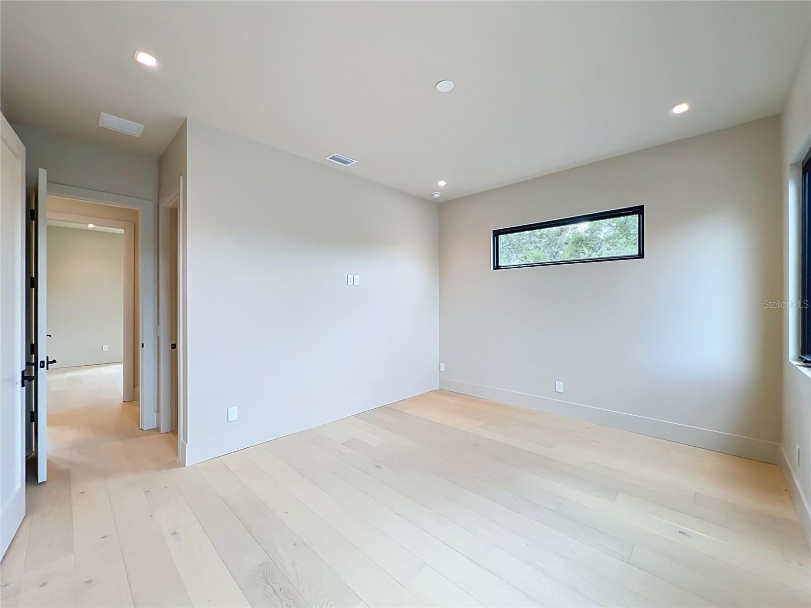 LAKE FOREST PARK - Residential