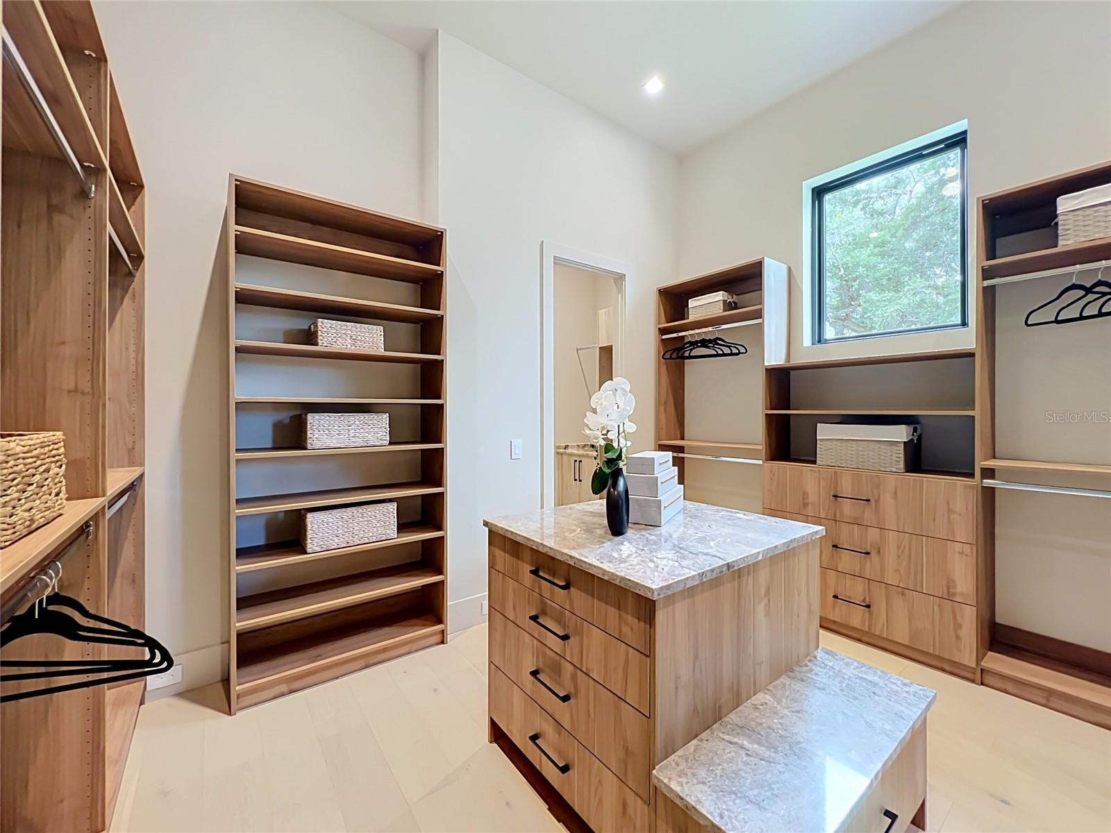 LAKE FOREST PARK - Residential