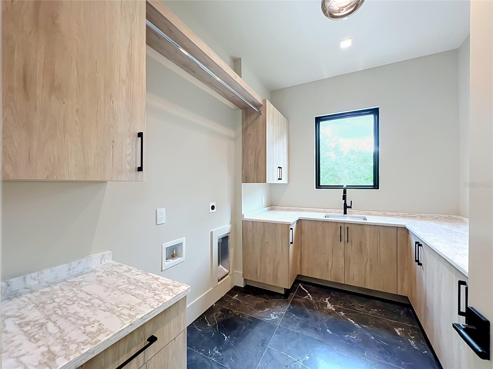 LAKE FOREST PARK - Residential