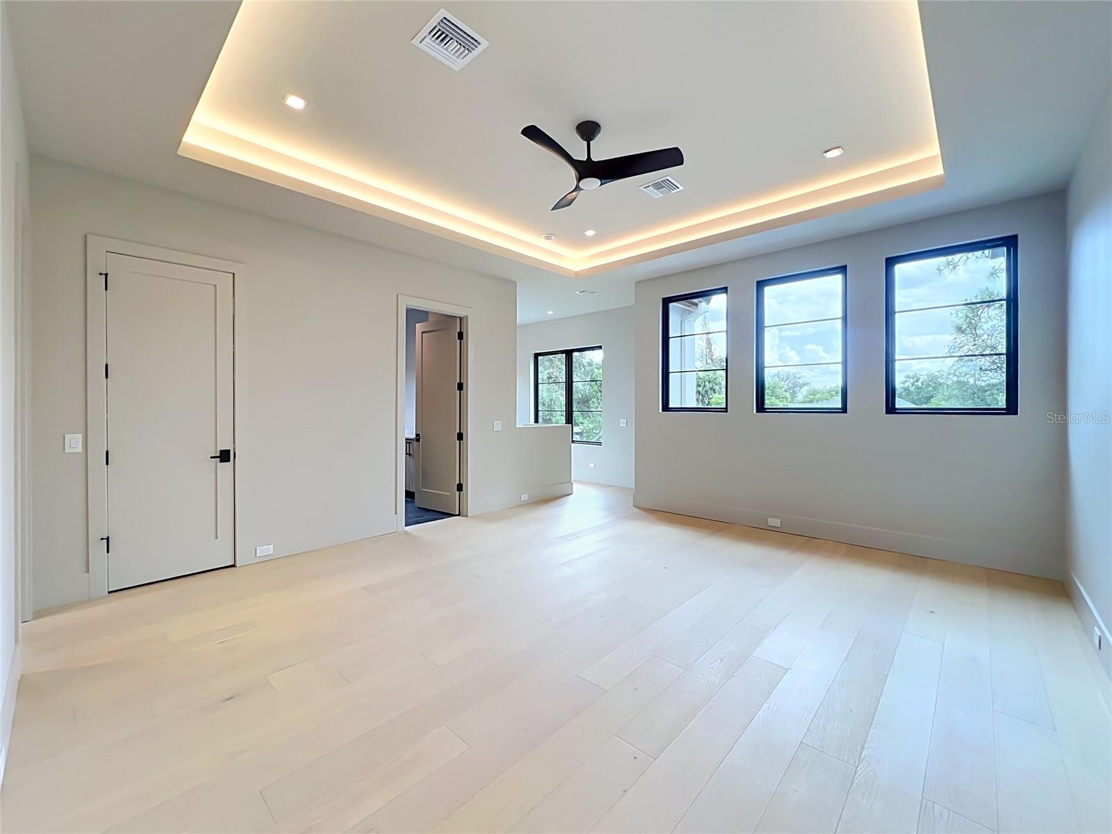 LAKE FOREST PARK - Residential