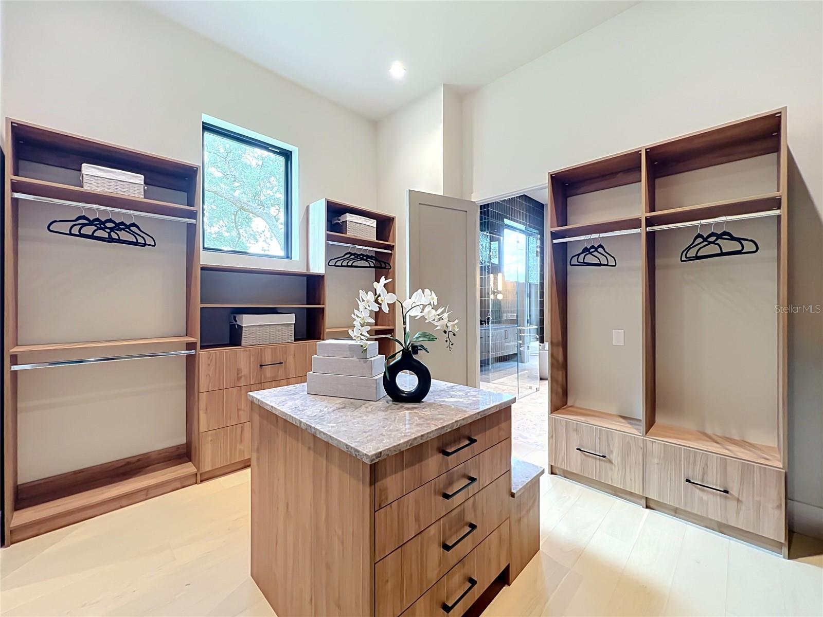 LAKE FOREST PARK - Residential