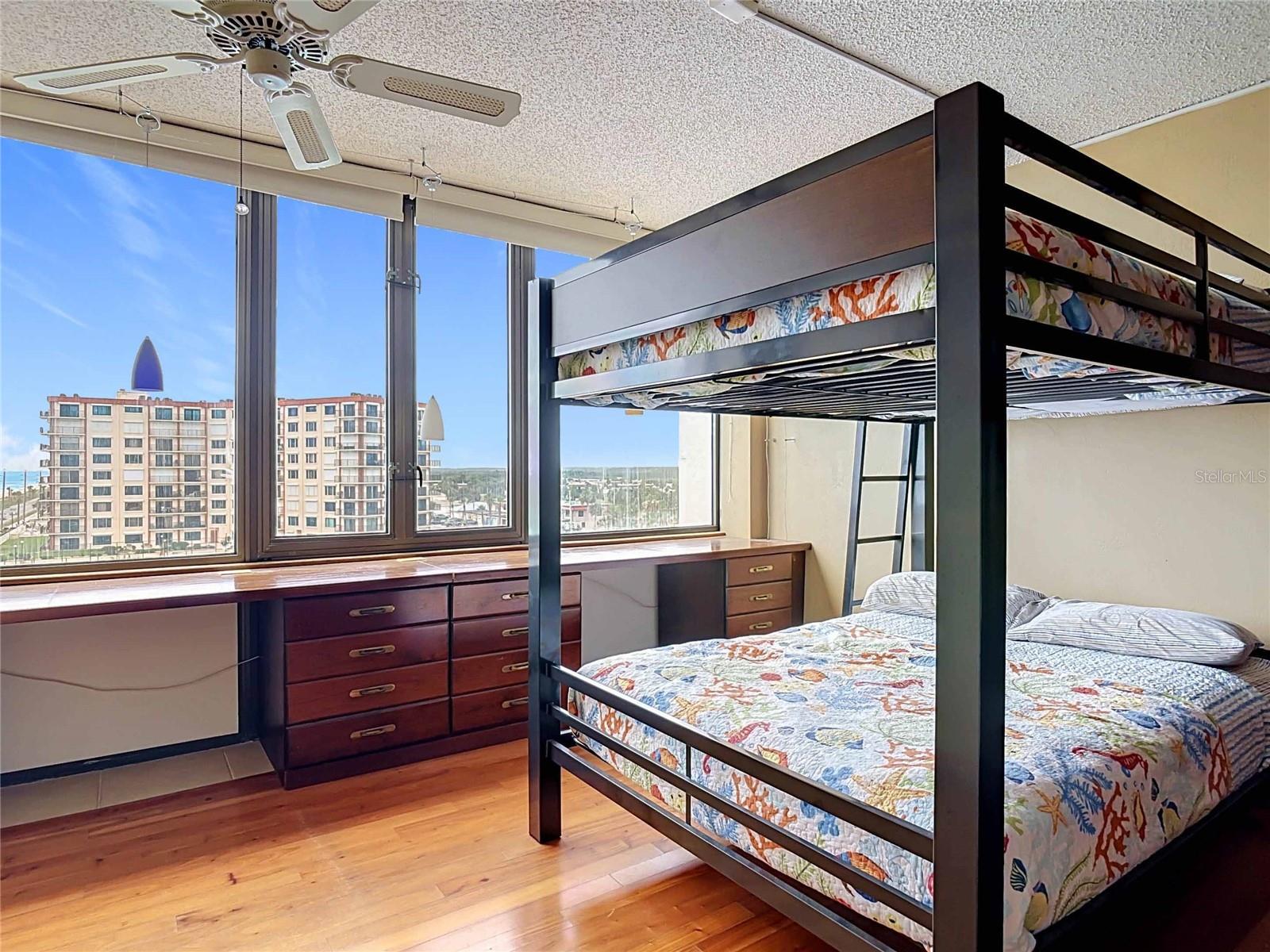 NAUTILUS CONDO - Residential