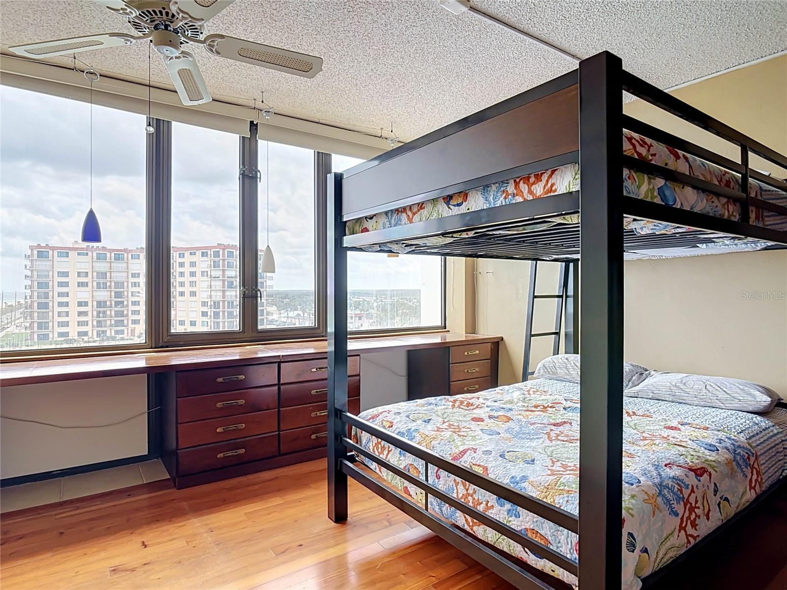 NAUTILUS CONDO - Residential