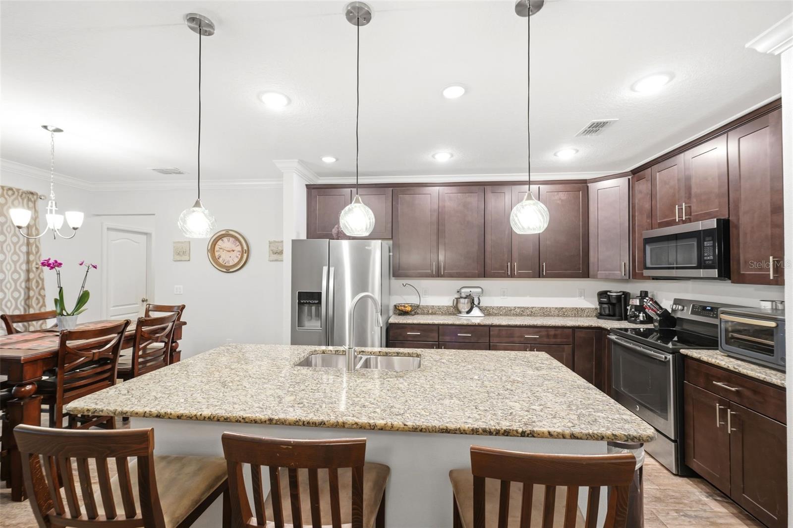 ROYAL HIGHLANDS - Residential