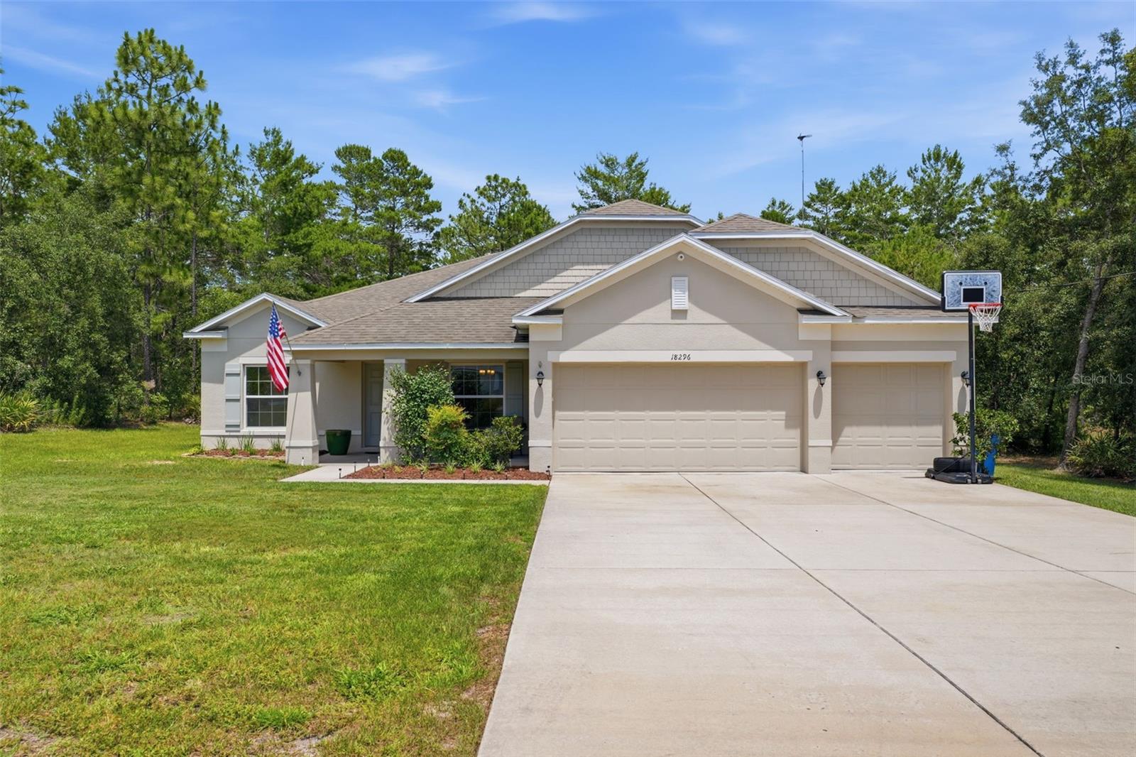 ROYAL HIGHLANDS - Residential